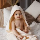BabyOno, okrycie kąpielowe bambusowe z kapturkiem, kremowe, 100-100 cm
