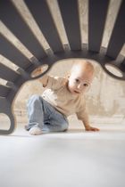 tupti.wood, 3w1: mały bujak montessori z uchwytami + mała zjeżdżalnia, chmurki + blat - szary