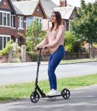 EVO, Flexi Max 200, hulajnoga miejska, czarna ze stopką i paskiem