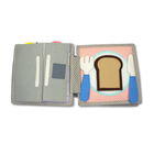 Jolly Designs. Mały Pilot. Książeczka sensoryczno-manipulacyjna