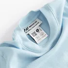 Prążkowana koszulka crop top z modalem NOWEAR