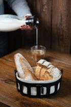 Vialli Design, koszyk na pieczywo z bawełnianym wkładem, Livio, czarny
