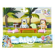 Bluey, Jazda na hulajnodze, zestaw figurek, 2 szt.