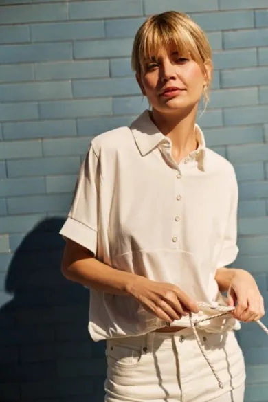 Bluzka damska z krótkim rękawem, biała, Moodo