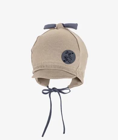 Czapka chłopięca, wiązana, beżowa, Iltom