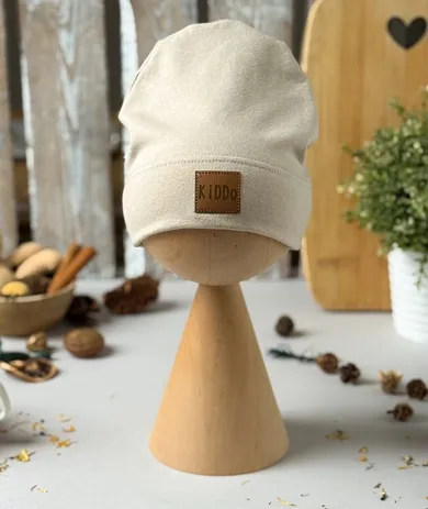 Czapka dziecięca, jasnobeżowa, Iltom