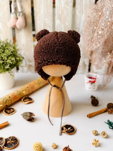 Czapka dziecięca, wiązana, brązowa, Iltom