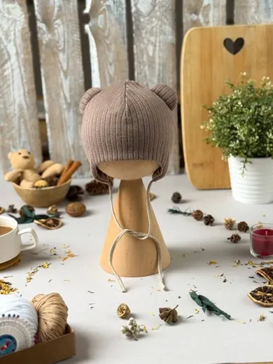 Czapka dziecięca, wiązana, sweterkowa, brązowa, Iltom