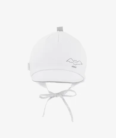 Czapka z daszkiem chłopięca, wiązana, biała, podwójna, Iltom