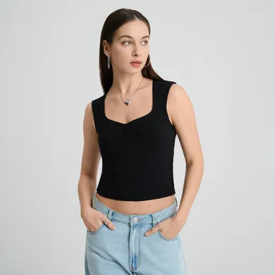 Czarny top z dekoltem NOWEAR