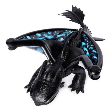 Dragons, Smok Deluxe, Szczerbatek z światłem i dźwiękiem, figurka