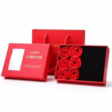 Ecarla, pudełeczko prezentowe na biżuterie + zapachowe róże mydlane, 6 szt