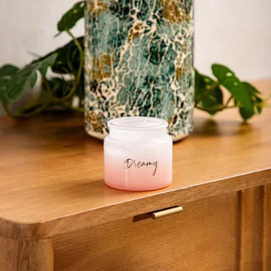 Homla, Dreamy Pink, świeca zapachowa z woskiem sojowym, Berry Bouquet, 55 g