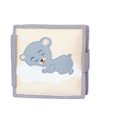 Jolly Designs. Witaj na świecie. Książeczka sensoryczno-manipulacyjna