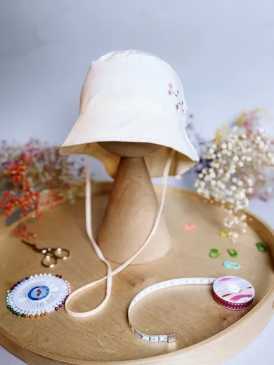 Kapelusz dziewczęcy safari, wiązany, żółty, Iltom