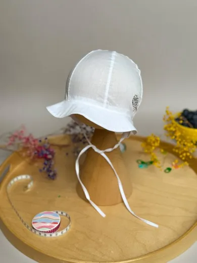Kapelusz dziewczęcy, wiązany, biały, Iltom