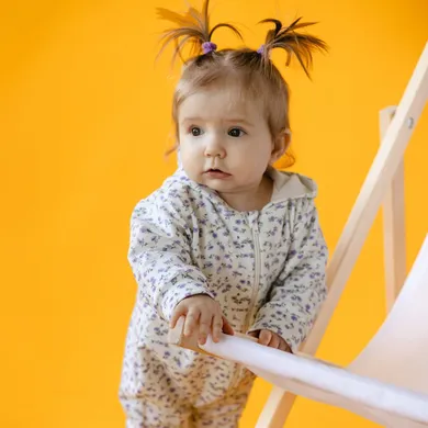 Kombinezon przejściowy dziewczęcy z kapturem, ecru, Eevi