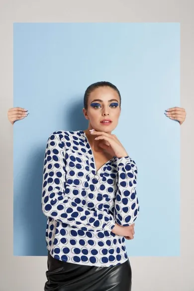 Koszula damska z długim rękawem, biała, Moodo