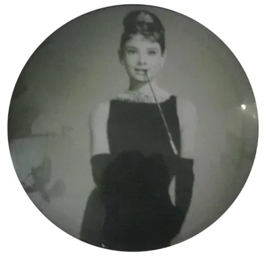 Magnes Audrey Hepburn