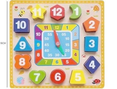 Merkpol, drewniany zegar z klockami