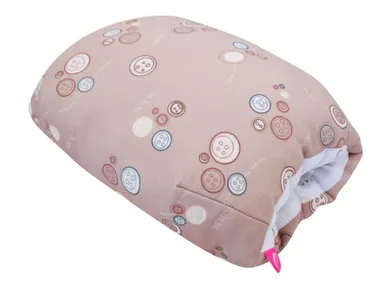 Motherhood, mufka, poduszka do karmienia, różowe guziki