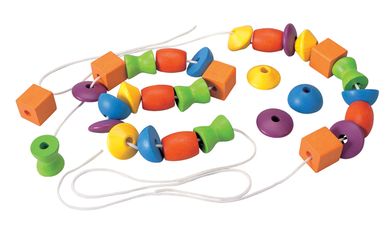 Plan Toys, Drewniana nawlekanka z figurami