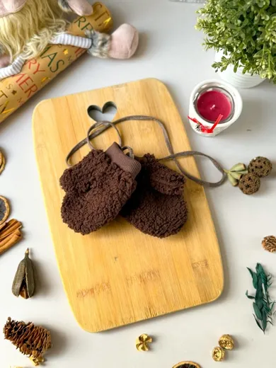 Rękawiczki dziecięce na sznurku, brązowe, Iltom