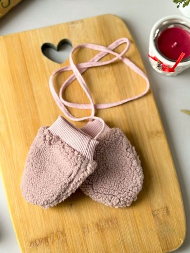 Rękawiczki dziewczęce na sznurku, różowe, Iltom