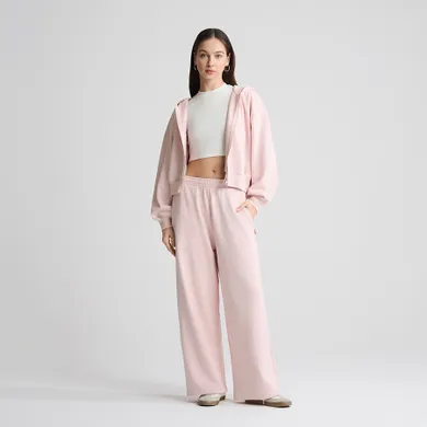 Różowe spodnie dresowe o kroju baggy NOWEAR