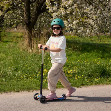 Smiki, 3-kołowa hulajnoga ze świecącymi kołami LED, graffiti