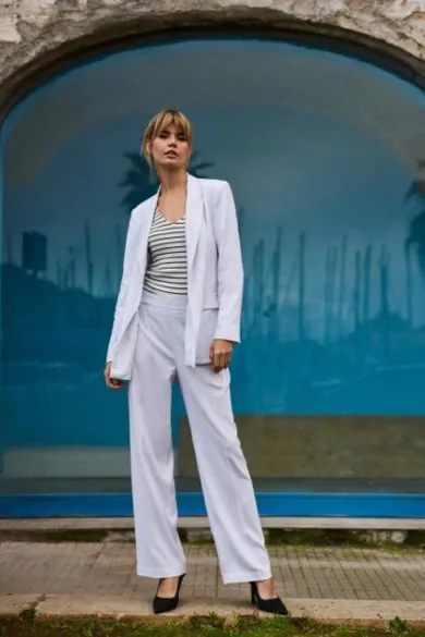 Spodnie materiałowe damskie, białe, Moodo