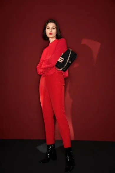 Spodnie materiałowe damskie, czerwone, Moodo