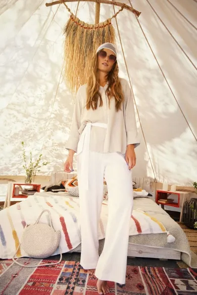 Spodnie materiałowe damskie z lnem, białe, Moodo