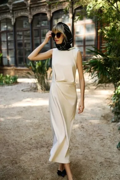 Sukienka damska, beżowa, Moodo