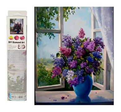 Swede, diamentowa mozaika, bzy w wazonie w oknie