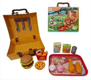 Swede, koszyk piknikowy z produktami spożywczymi