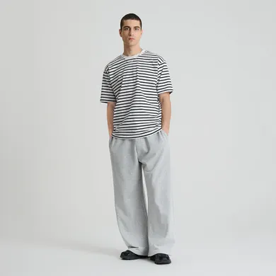 Szare spodnie dresowe o kroju baggy NOWEAR
