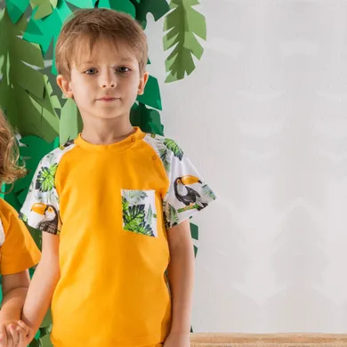 T-shirt chłopięcy, żółto-biały, Nicol