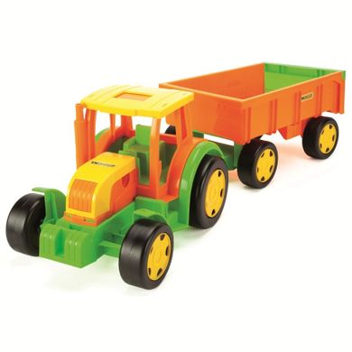 Wader, gigant traktor z przyczepą w siatce
