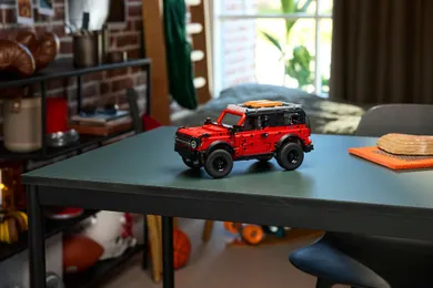 LEGO Technic, SUV Ford Bronco, 42213