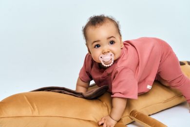 LUU Kids, smoczek pozycjonujący, Velvet Blush, 6m+