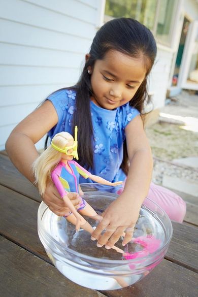 Barbie, Delfiny z Magicznej Wyspy, Nurkowanie z delfinem, lalka z akcesoriami