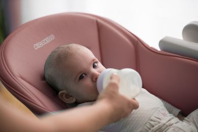 Ricokids, Tugo, krzesełko do karmienia, różowo-białe