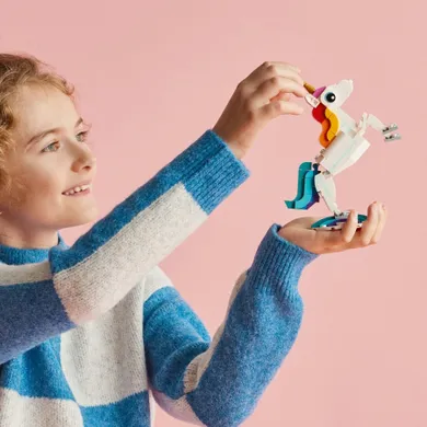 LEGO Creator, Magiczny jednorożec, 31140