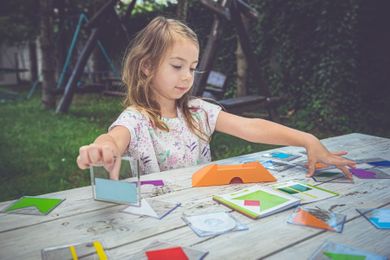 Smart Games Colour Code - Gioco Di Logica E Puzzle Per Bambini E Adulti - 18 Tessere Colorate Trasparenti