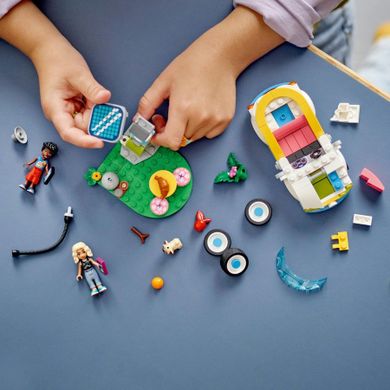 LEGO Friends, Samochód elektryczny i stacja ładująca, 42609