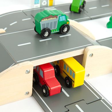 Smiki, Miasto, drewniany tor samochodowy