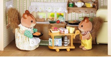 Sylvanian Families, miejski domek z oświetleniem, zestaw prezentowy z figurkami i mebelkami, 2747