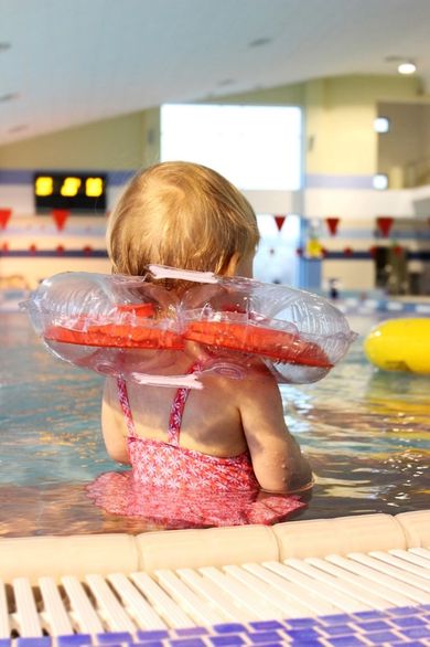 Baby Swimmer, dmuchany kołnierz do pływania z grzechotką, okrągły, 6-36 kg