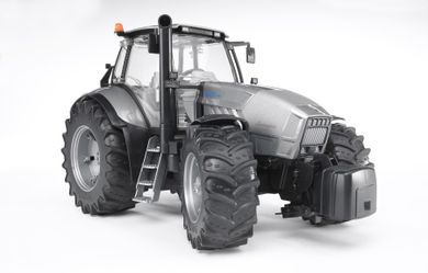 Bruder, Traktor Lamborghini R8.270 DCR